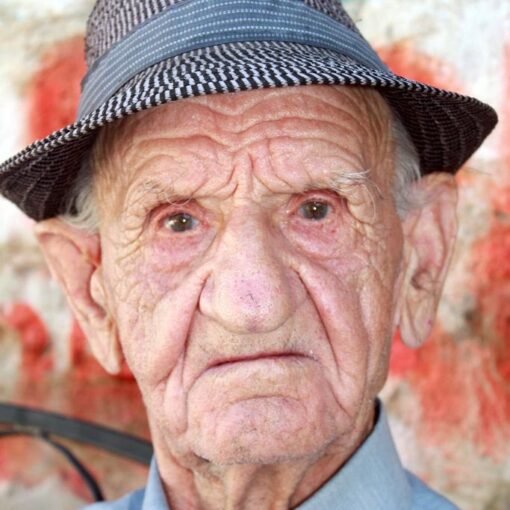 [TRAGEDIA] Muere a los 108 años el último hombre que conoció el verdadero sabor del tomate. ...